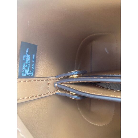 Michael Kors bucket bag mercer gallery xsmall convertible bucket crossbody bag - Picture 11 of 12
